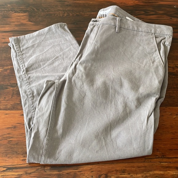 Zara Men's grey flat front slim fit cotton pants - Picture 2 of 8